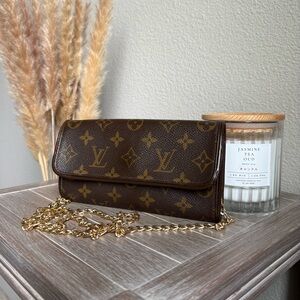 🤎AUTHENTIC Louis Vuitton Pochette Twin PM
Crossbody 🤎